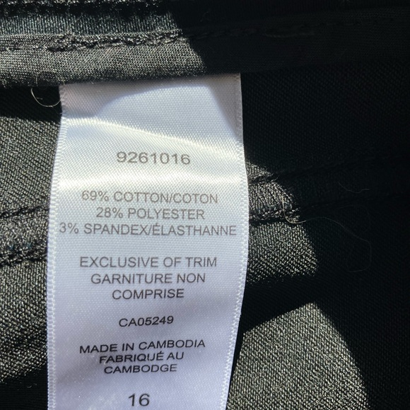 Like new - Black Women’s Sz 16 Chino Pants - Picture 7 of 9